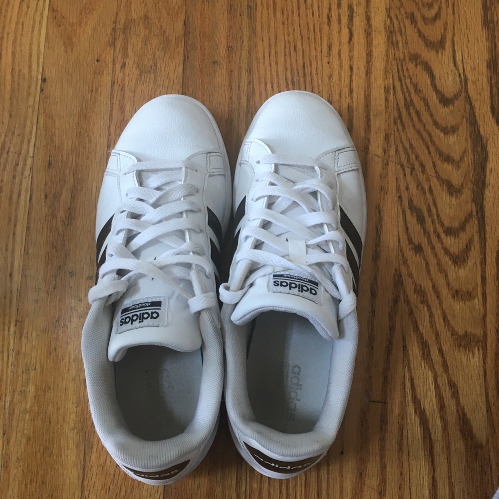 Adidas - White and Black Grand Court's